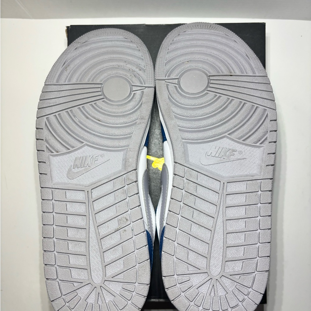 Air Jordan 1 Low True Blue Cement - 553558-412 - Size 9 - Picture 7 of 14